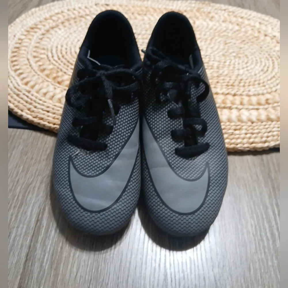 Nike Black‎ and Gray Sports Sneakers